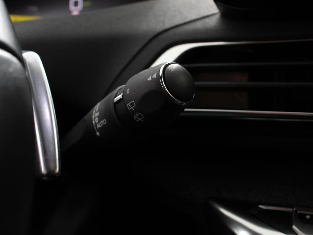 Peugeot 3008 1.6 Hybrid 225PK Allure Pack thumbnail 30