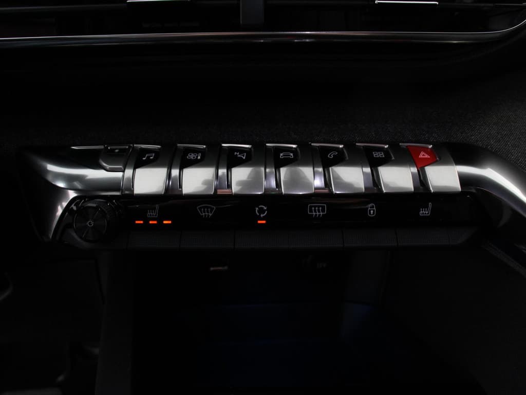 Peugeot 3008 1.6 Hybrid 225PK Allure Pack thumbnail 31