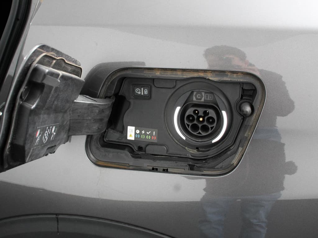 Peugeot 3008 1.6 Hybrid 225PK Allure Pack thumbnail 37