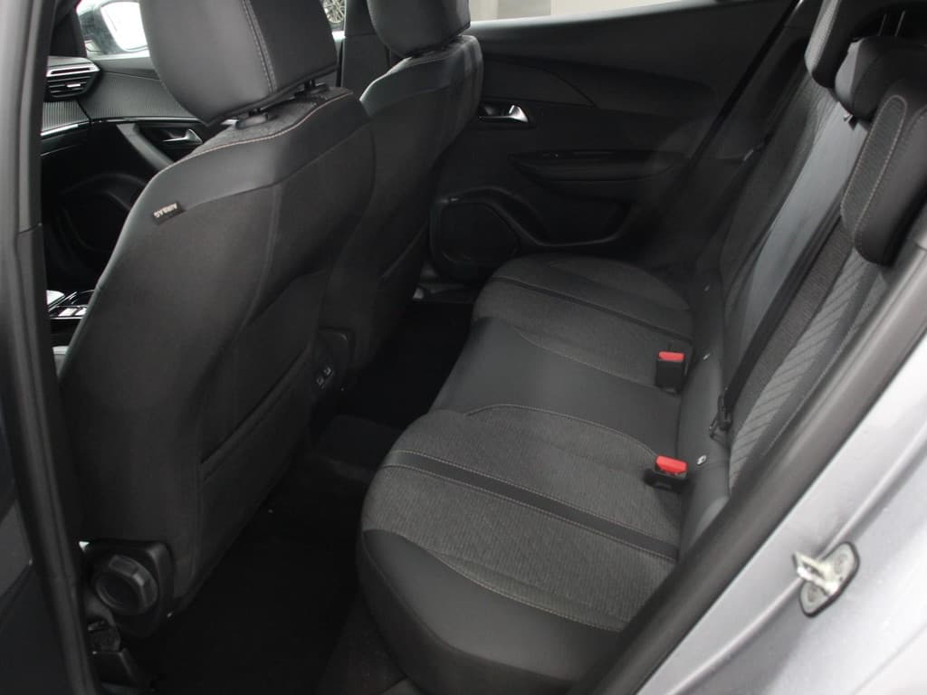 Peugeot 2008 1.2 Hybrid 136 pk Automaat Allure thumbnail 11