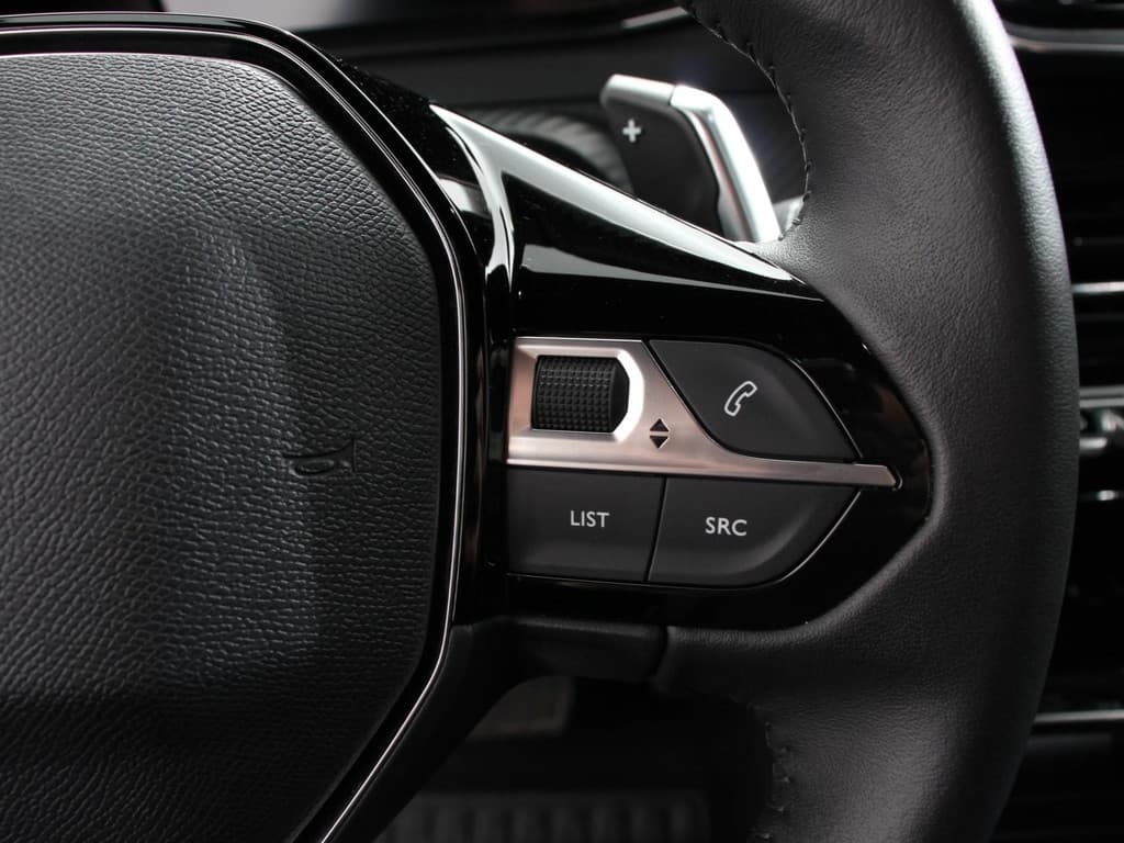 Peugeot 2008 1.2 Hybrid 136 pk Automaat Allure thumbnail 17