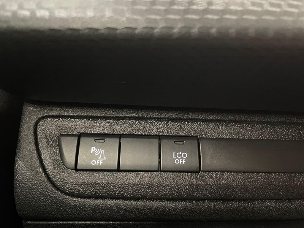 Peugeot 2008 1.2 PureTech Allure thumbnail 15