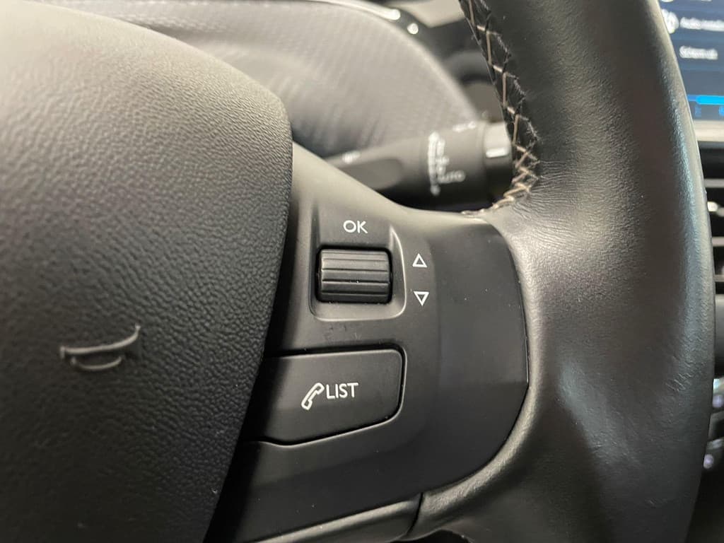 Peugeot 2008 1.2 PureTech Allure thumbnail 18