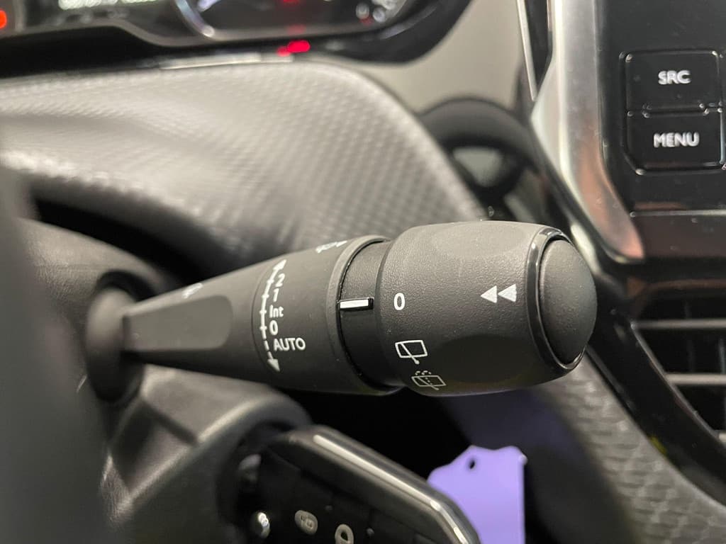 Peugeot 2008 1.2 PureTech Allure thumbnail 21