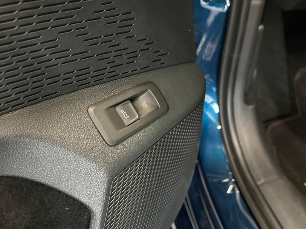 Škoda Octavia Combi 1.0 e-TSI Business Edition thumbnail 8