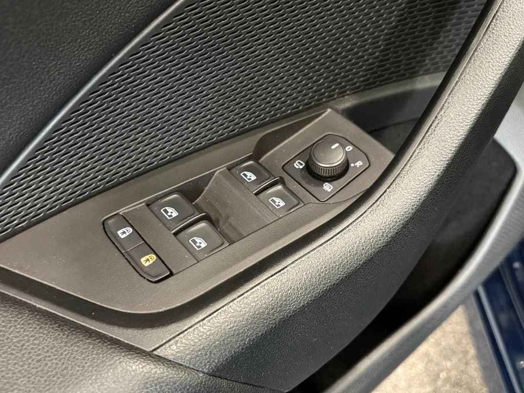 Škoda Octavia Combi 1.0 e-TSI Business Edition thumbnail 9