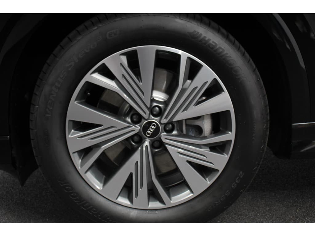 Audi Q4 e-tron 40 Advanced Edition thumbnail 3