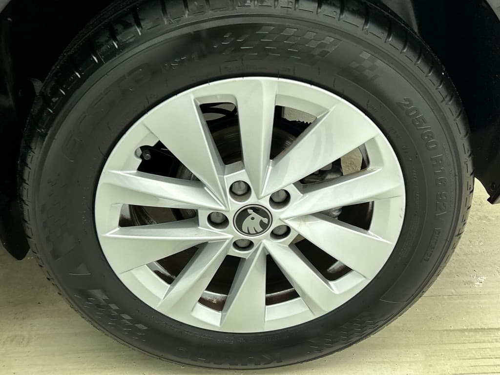 Škoda Kamiq 1.0 TSI Business Edition DSG thumbnail 18