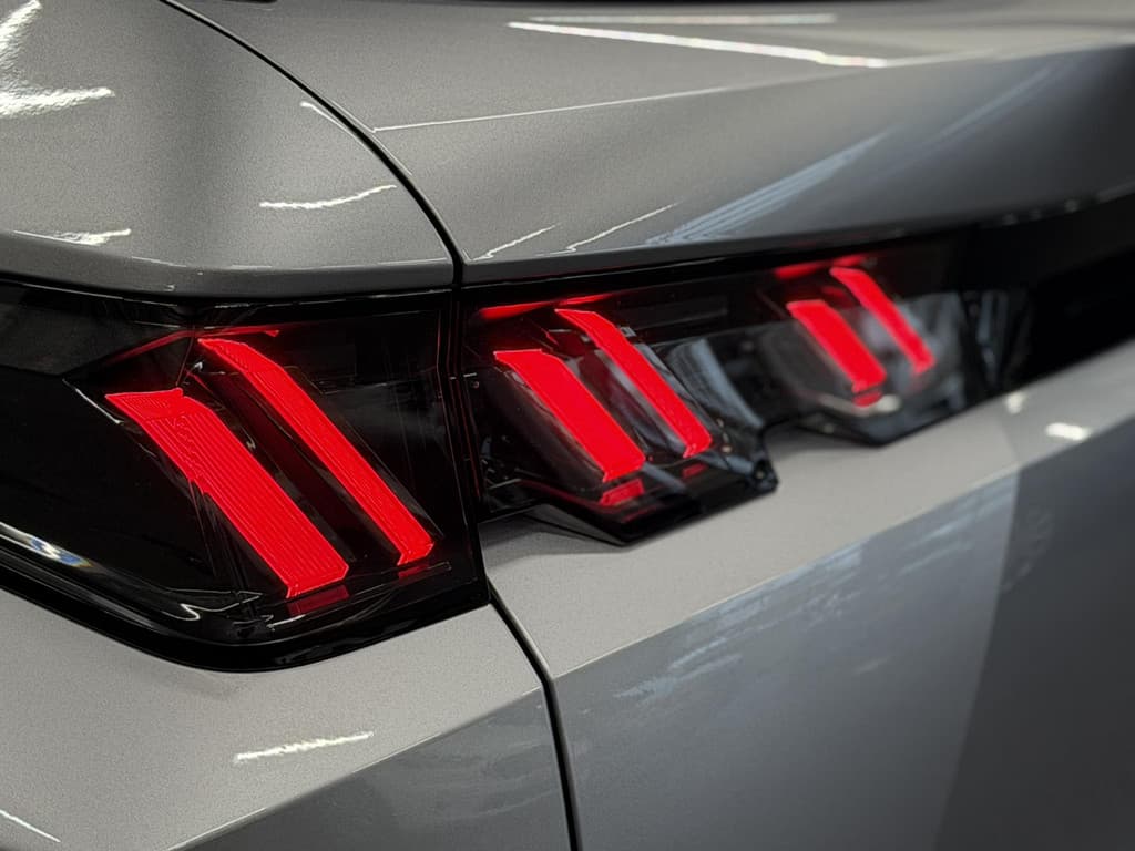 Peugeot 5008 1.2 Hybrid 136pk Allure Automaat thumbnail 31