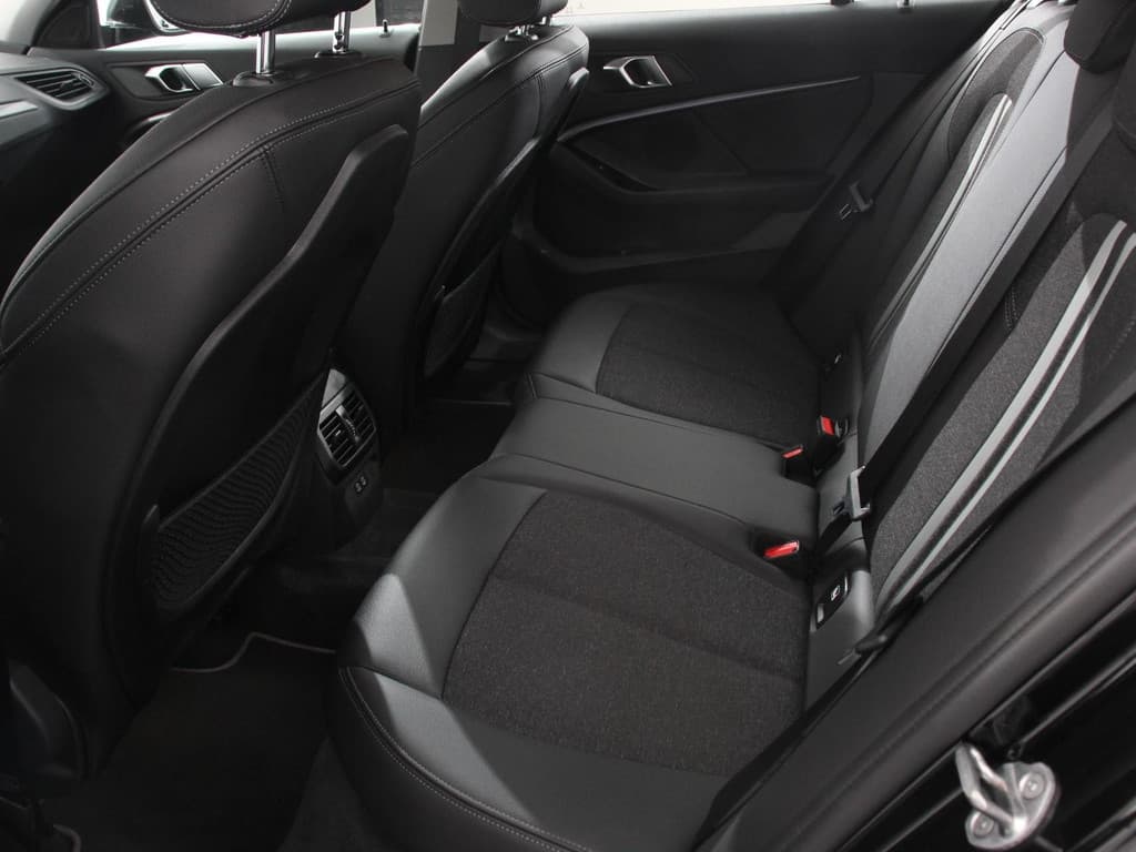 BMW 1-serie 118i Automaat High Executive thumbnail 11