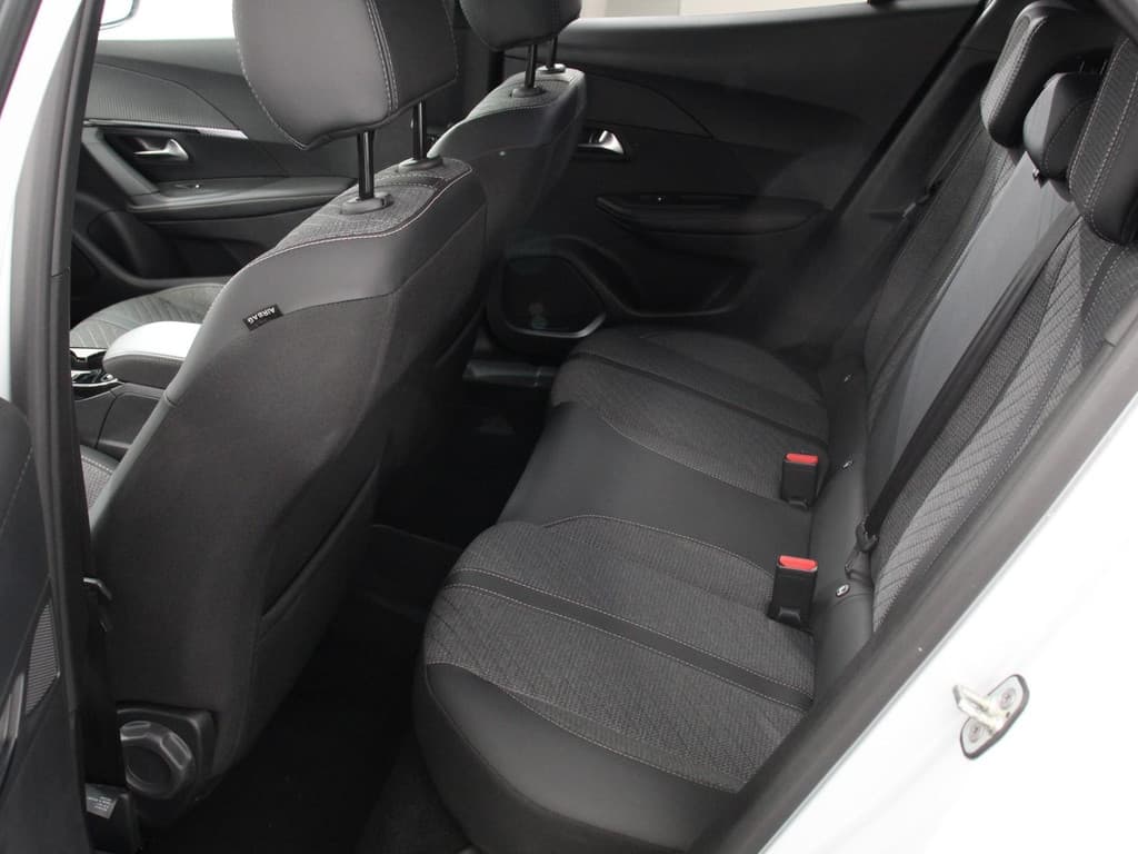 Peugeot 2008 1.2 Hybrid 136 pk Automaat Allure thumbnail 11
