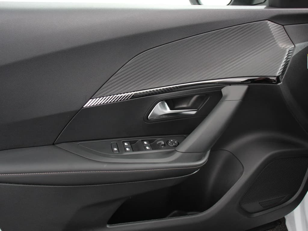 Peugeot 2008 1.2 Hybrid 136 pk Automaat Allure thumbnail 13