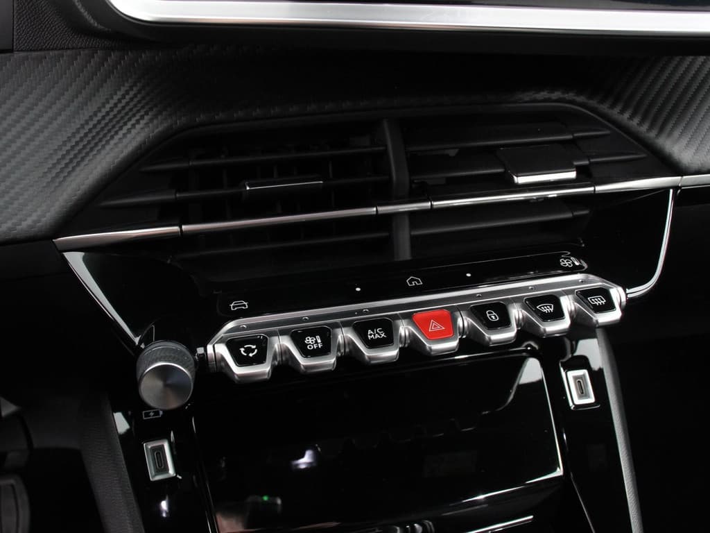 Peugeot 2008 1.2 Hybrid 136 pk Automaat Allure thumbnail 18