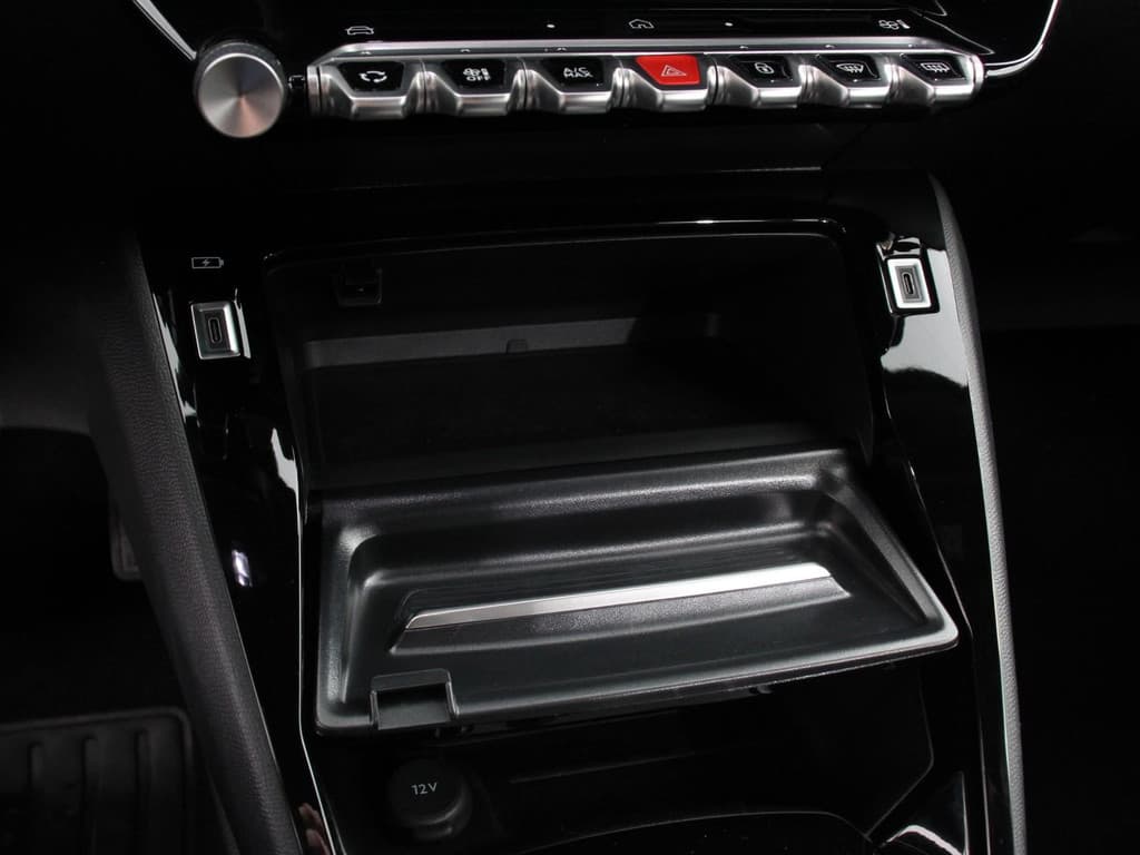 Peugeot 2008 1.2 Hybrid 136 pk Automaat Allure thumbnail 19