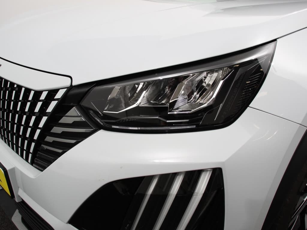 Peugeot 2008 1.2 Hybrid 136 pk Automaat Allure thumbnail 27