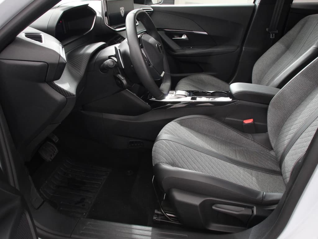 Peugeot 2008 1.2 Hybrid 136 pk Automaat Allure thumbnail 9