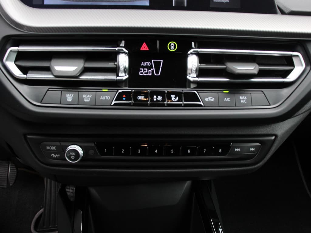 BMW 2 Serie Gran Coupé 218i Automaat Introduction Edition thumbnail 19