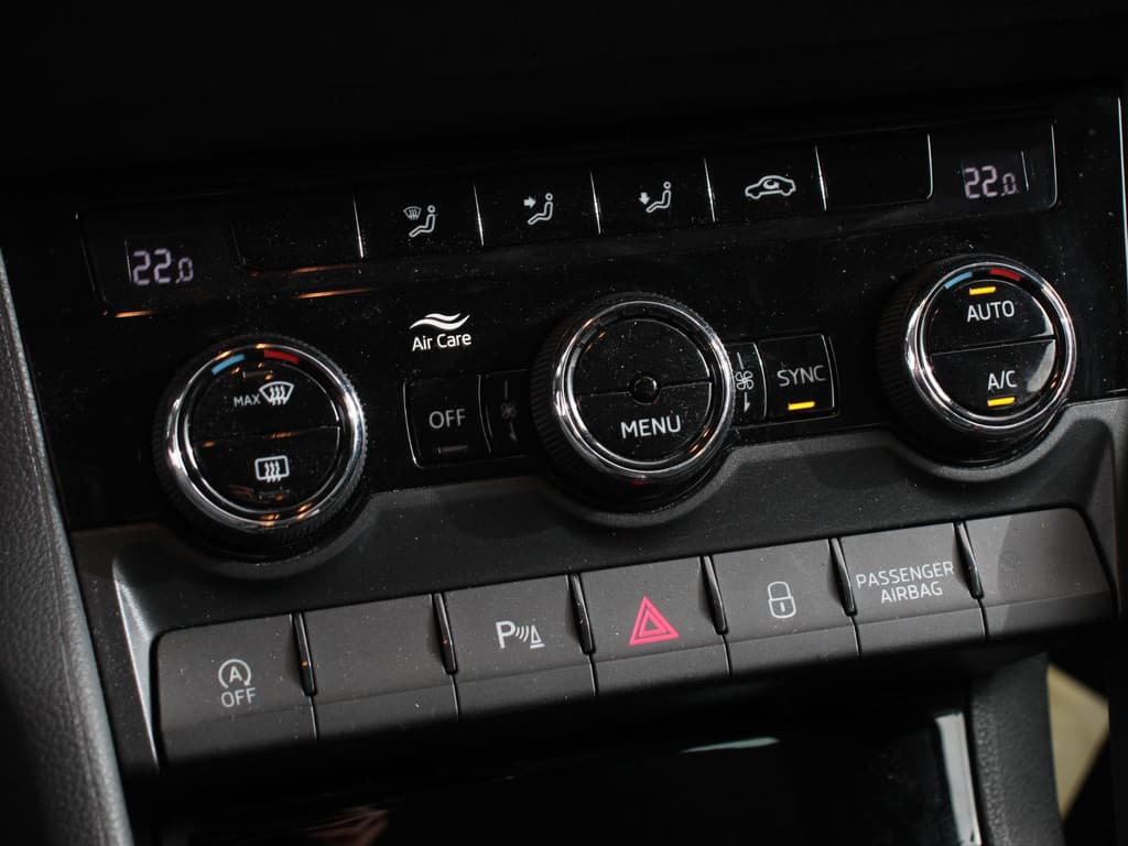 Škoda Karoq 1.5 TSI 150pk DSG ACT Selection thumbnail 22