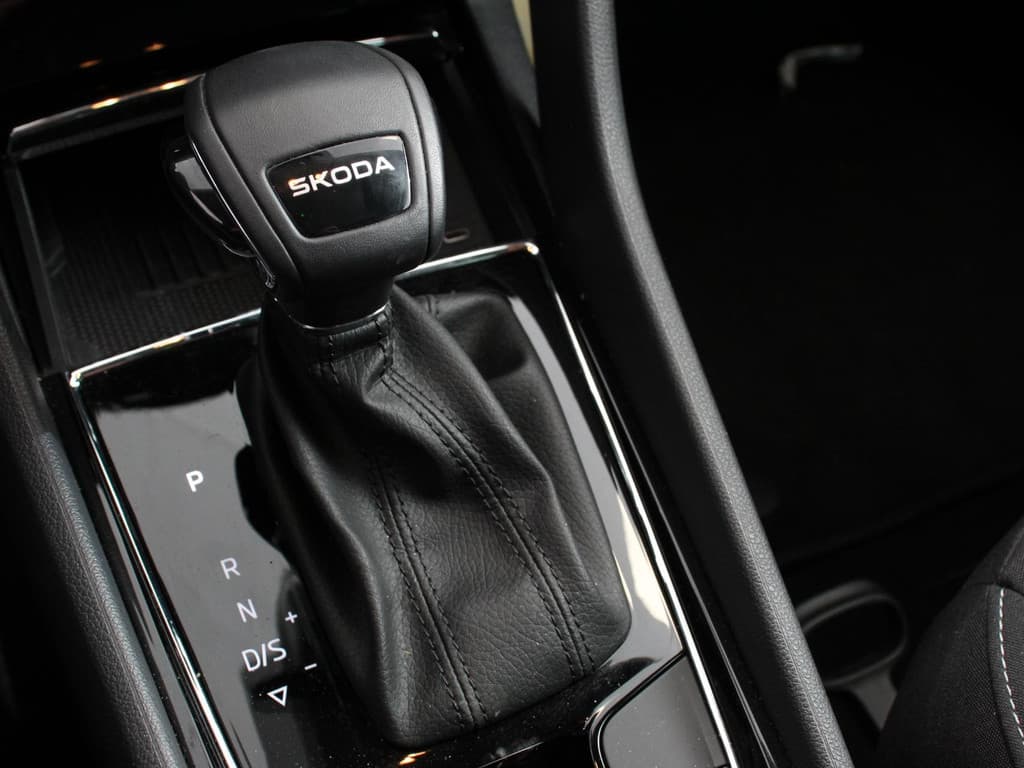 Škoda Karoq 1.5 TSI 150pk DSG ACT Selection thumbnail 19