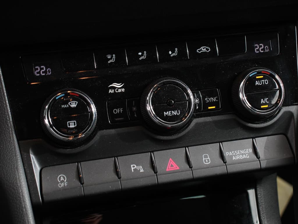 Škoda Karoq 1.5 TSI 150pk DSG ACT Selection thumbnail 25