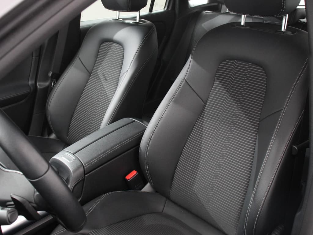 Mercedes-Benz GLA 200 Progressive thumbnail 11