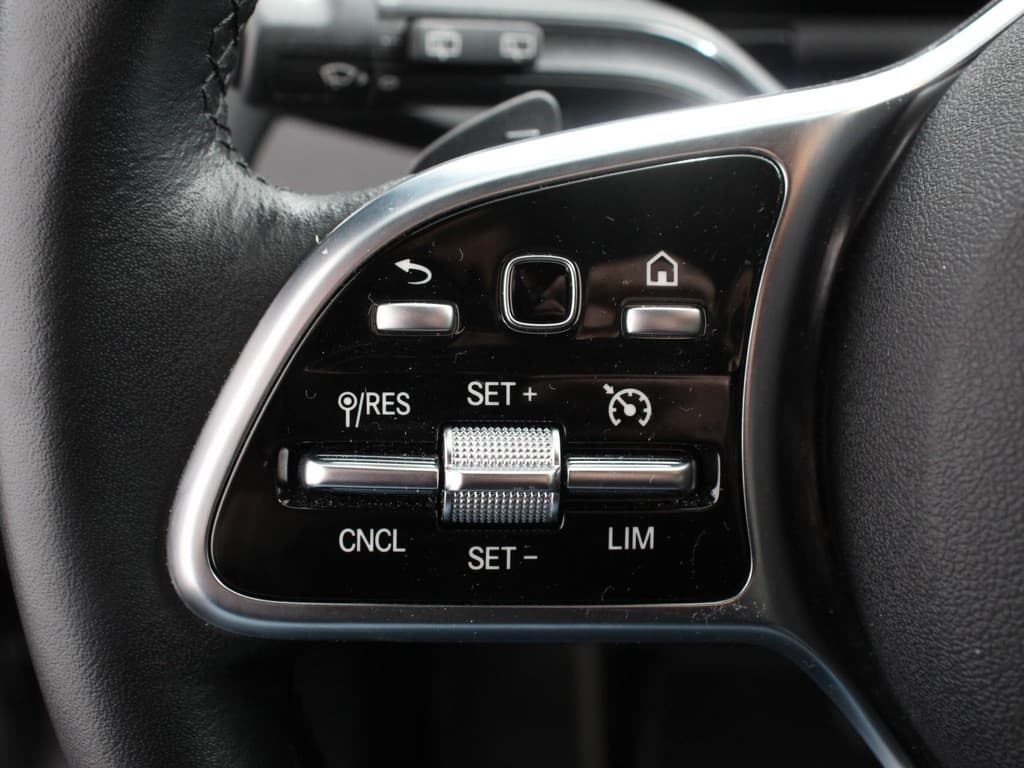 Mercedes-Benz GLA 200 Progressive thumbnail 16