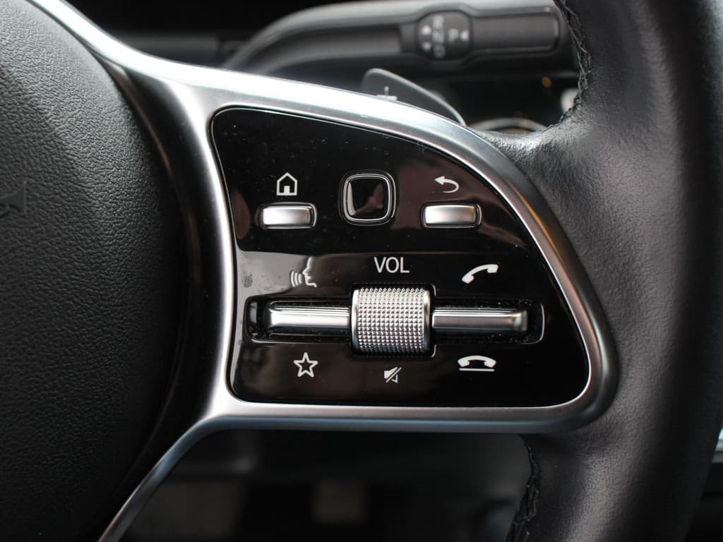 Mercedes-Benz GLA 200 Progressive thumbnail 18