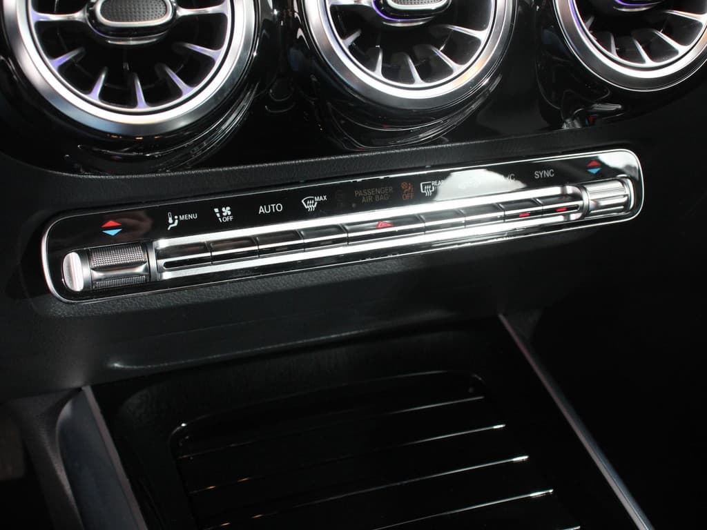 Mercedes-Benz GLA 200 Progressive thumbnail 21