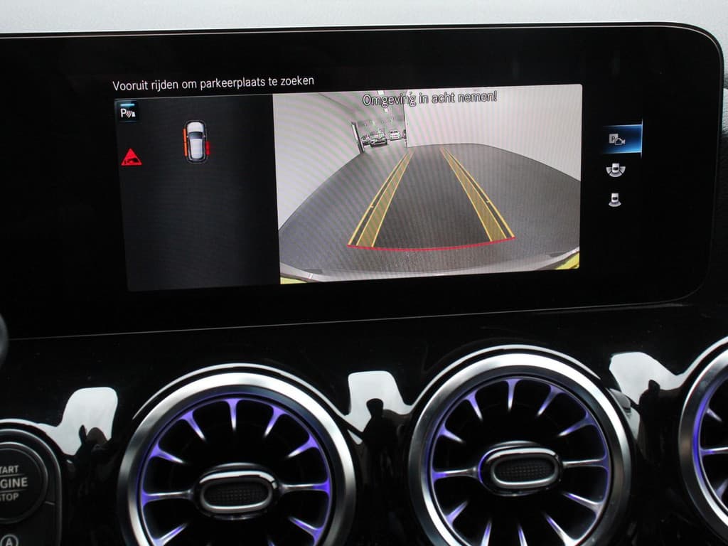 Mercedes-Benz GLA 200 Progressive thumbnail 25