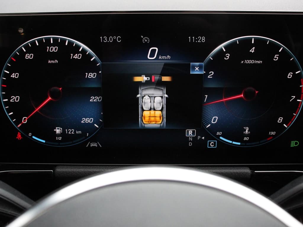 Mercedes-Benz GLA 200 Progressive thumbnail 29