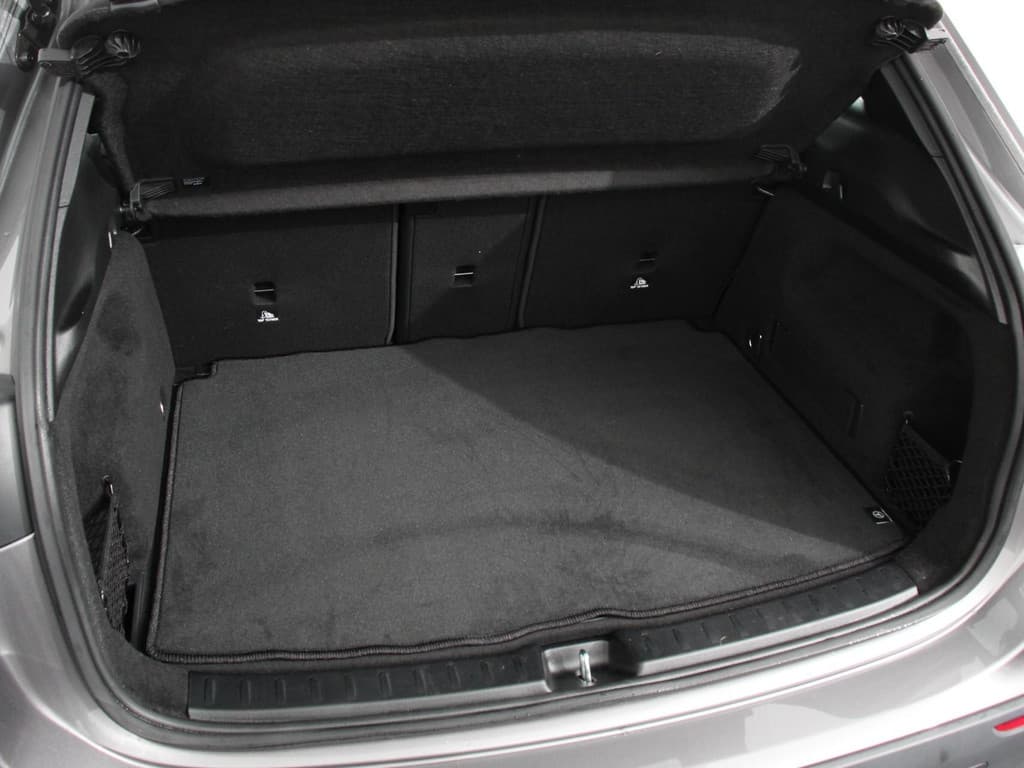 Mercedes-Benz GLA 200 Progressive thumbnail 36