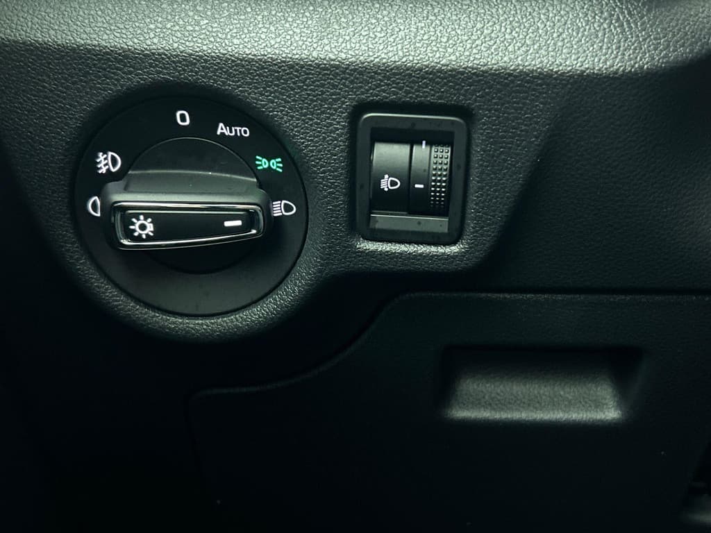 Škoda Kamiq 1.0 TSI Business Edition DSG thumbnail 19