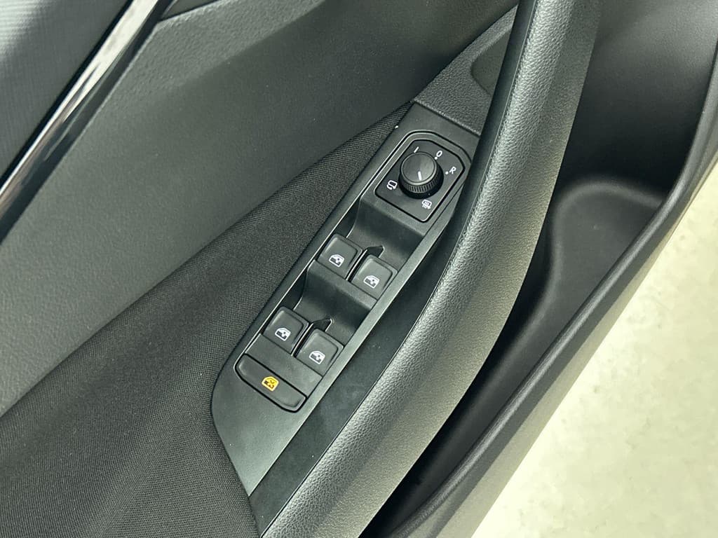 Škoda Kamiq 1.0 TSI Business Edition DSG thumbnail 28