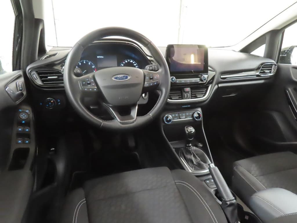 Ford Fiesta 1.0 EcoBoost Hybrid Titanium thumbnail 3