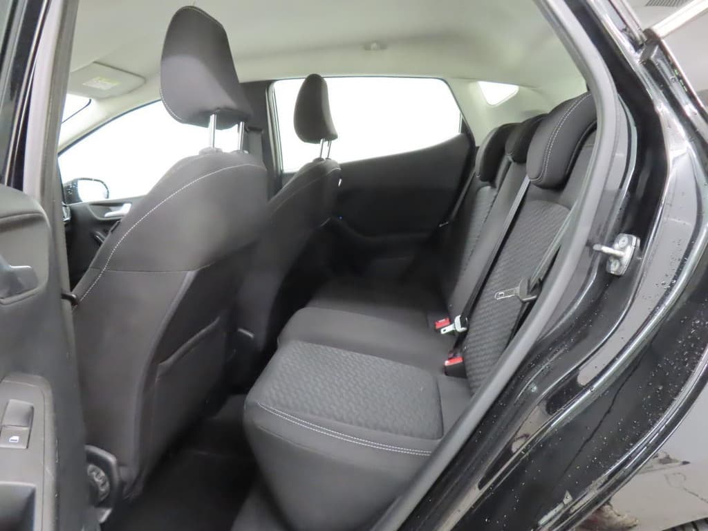 Ford Fiesta 1.0 EcoBoost Hybrid Titanium thumbnail 6