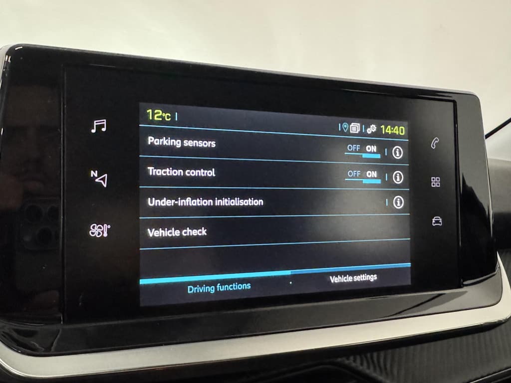 Peugeot E-208 EV Active Pack 50 kWh thumbnail 19