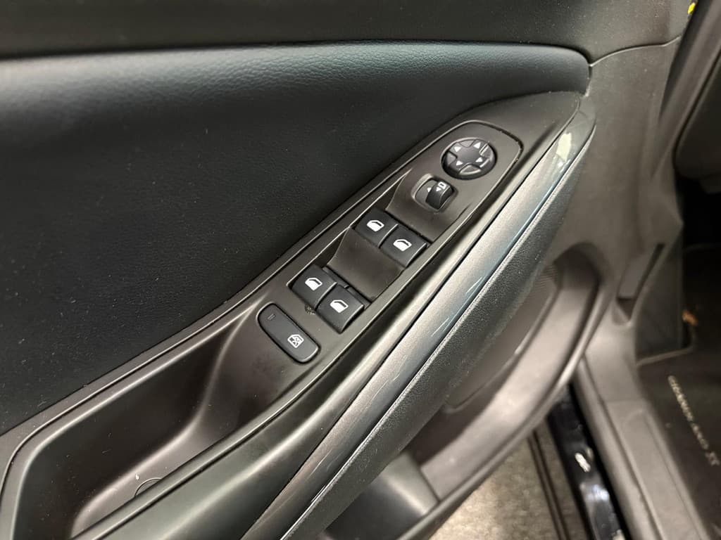 Opel Grandland X 1.2 Turbo Business Executive thumbnail 11