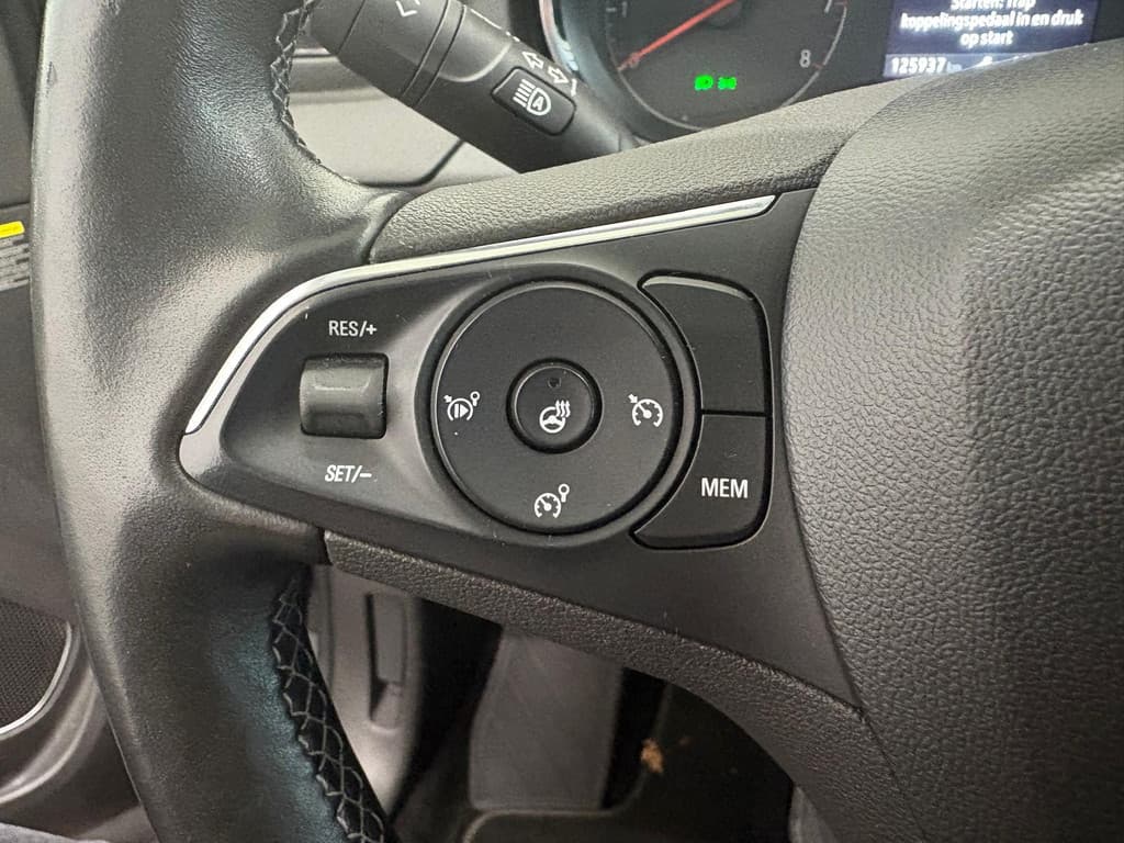 Opel Grandland X 1.2 Turbo Business Executive thumbnail 15