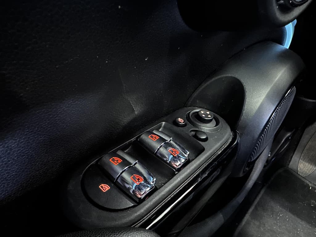 MINI Mini 1.5 Cooper Yours 5-DRS DCT-7 Aut. 136pk thumbnail 24