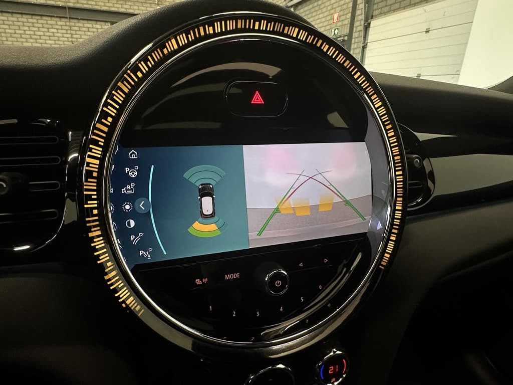 MINI Mini 1.5 Cooper Yours 5-DRS DCT-7 Aut. 136pk thumbnail 4