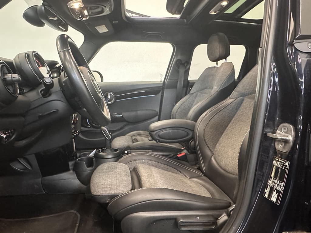 MINI Mini 1.5 Cooper Yours 5-DRS DCT-7 Aut. 136pk thumbnail 9