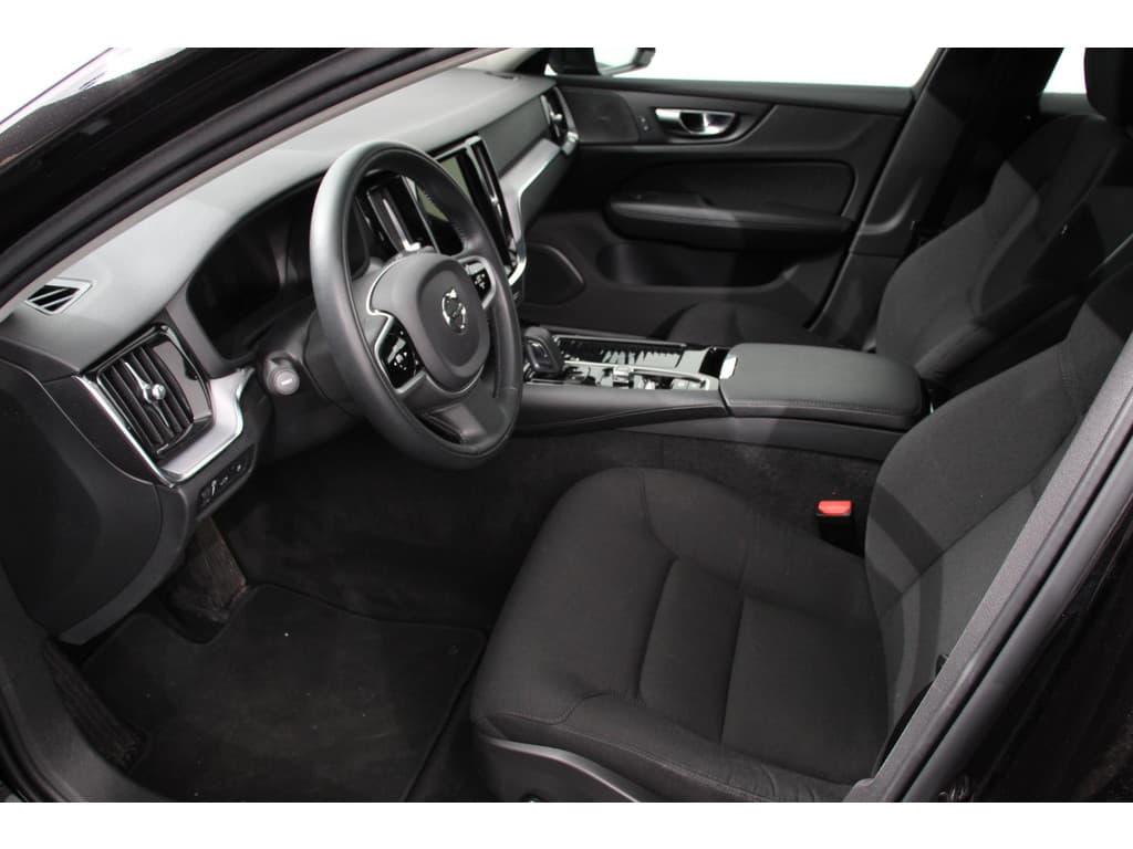 Volvo V60 2.0 T6 Recharge AWD R-Design thumbnail 10