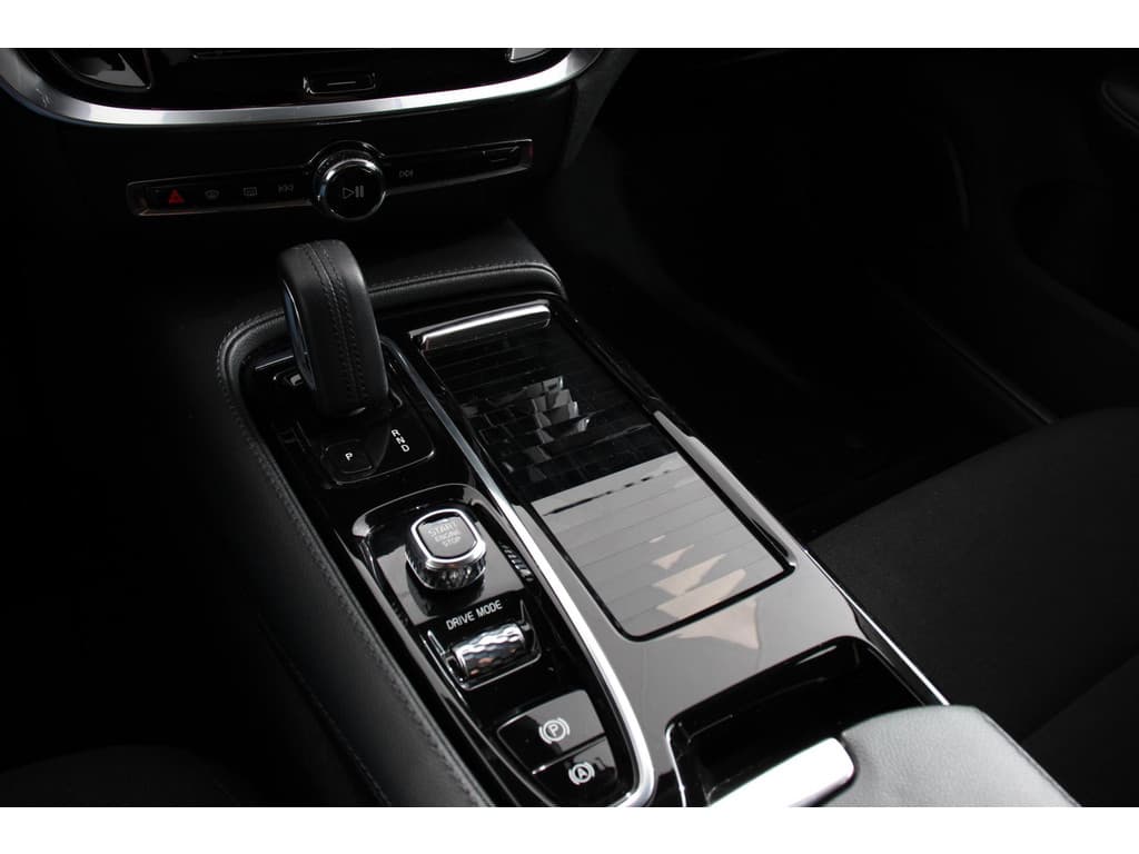 Volvo V60 2.0 T6 Recharge AWD R-Design thumbnail 21