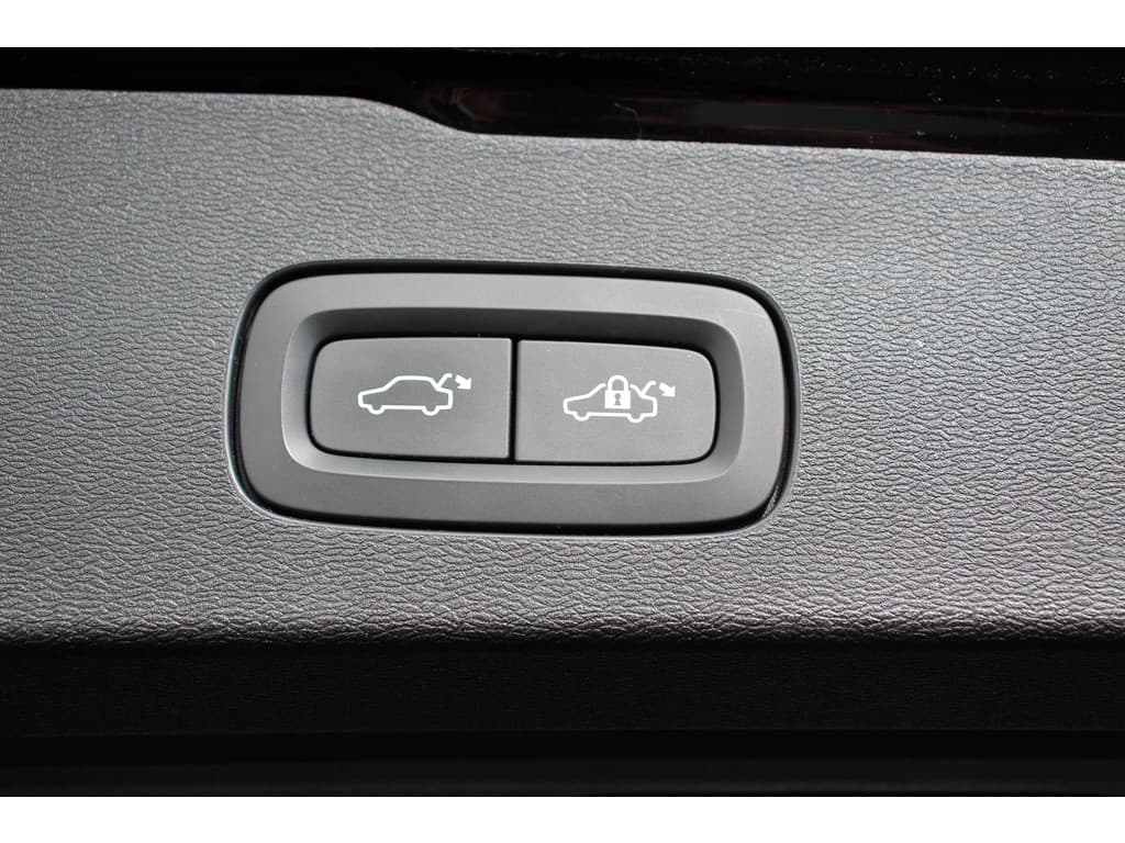 Volvo V60 2.0 T6 Recharge AWD R-Design thumbnail 25