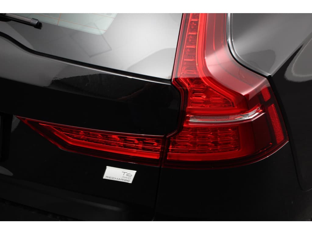 Volvo V60 2.0 T6 Recharge AWD R-Design thumbnail 26