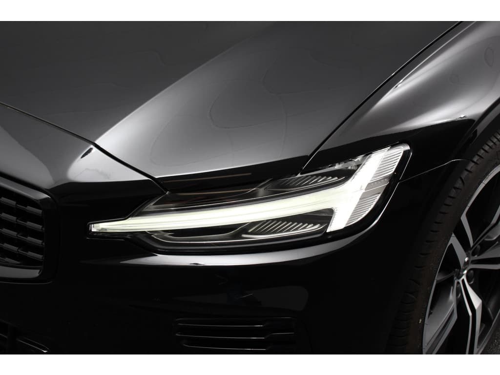 Volvo V60 2.0 T6 Recharge AWD R-Design thumbnail 27
