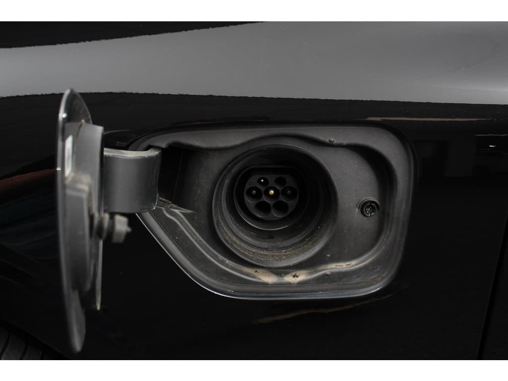 Volvo V60 2.0 T6 Recharge AWD R-Design thumbnail 28