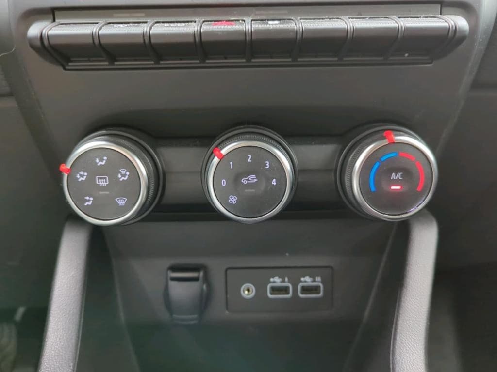 Renault Clio 1.0 TCe 90 Equilibre thumbnail 12