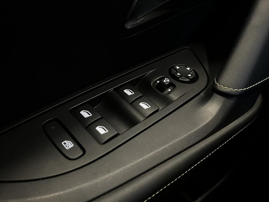 Peugeot 2008 1.2 PureTech 130pk Automaat GT-Line thumbnail 27