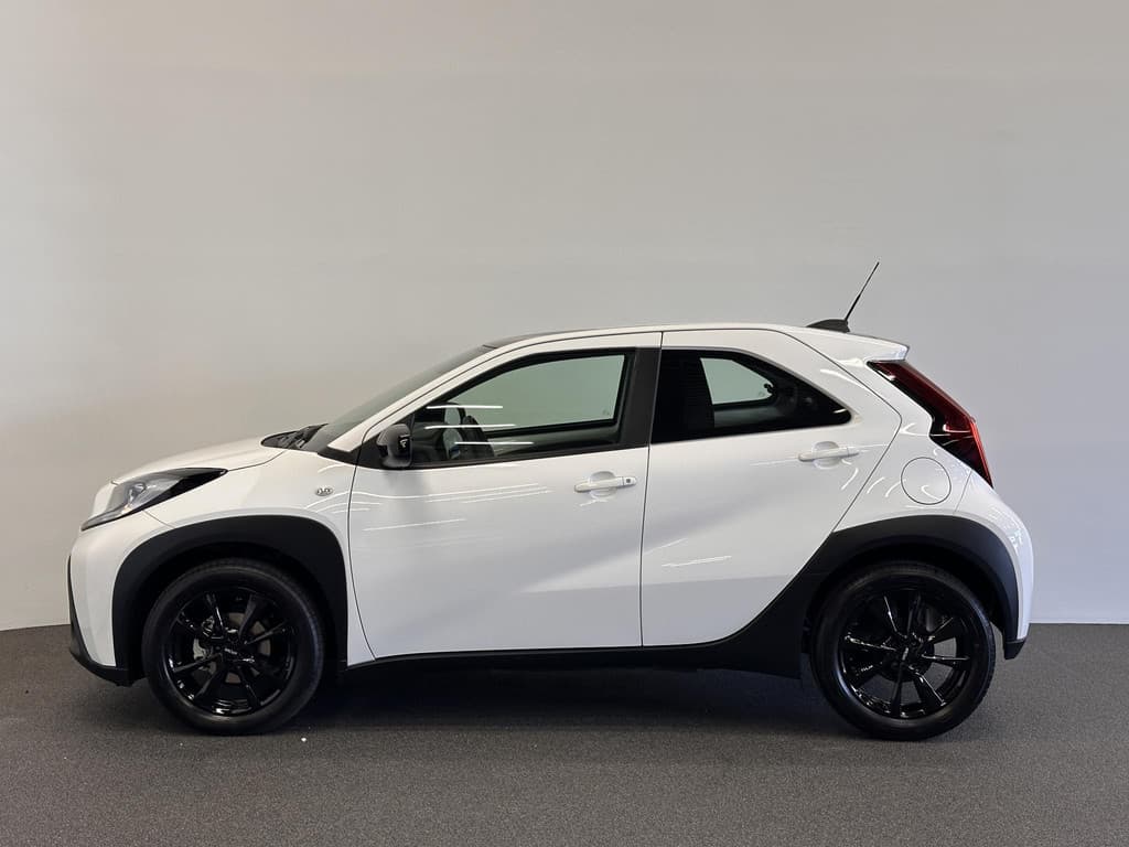 Toyota Aygo X 1.0 VVT-i S-CVT Aut. Play thumbnail 4
